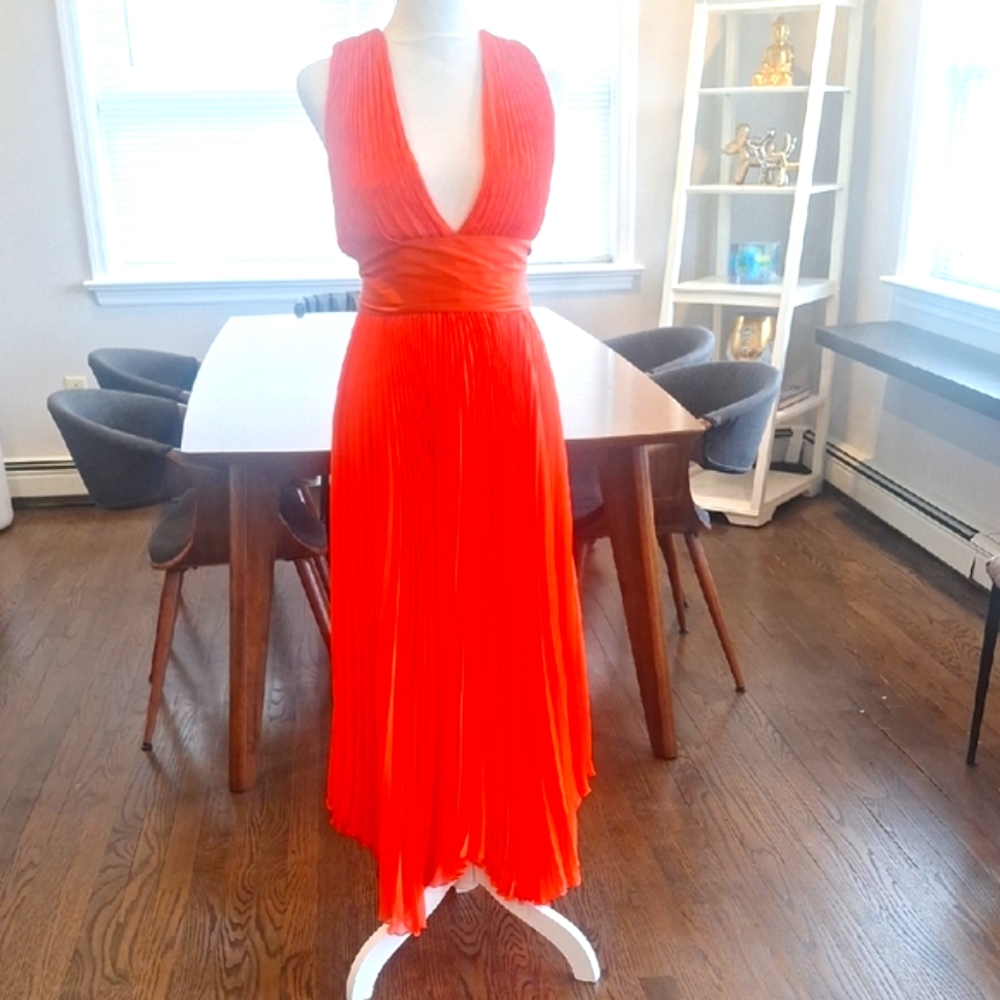 Alice and Olivia Elegant Orange Pleated Dress US 4